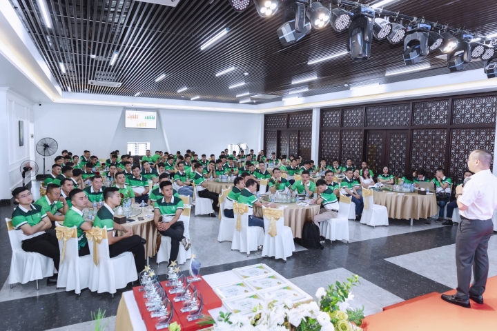 HỌP SƠ KẾT 6 THÁNG ĐẦU NĂM – CỦNG CỐ NỘI LỰC, BỨT PHÁ VỀ ĐÍCH